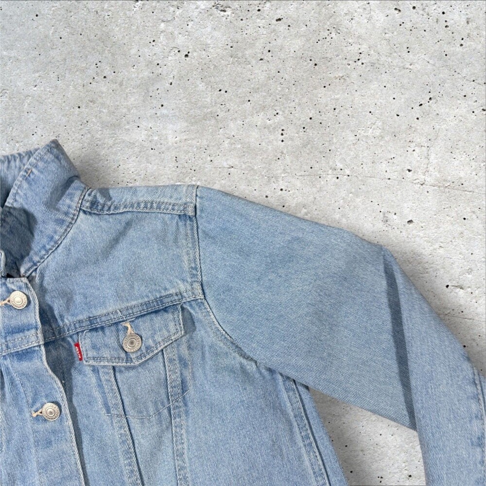 Vintage Levis Denim Trucker Jacket Youth XL Light Wash Button Up Jean Coat - Picture 3 of 8